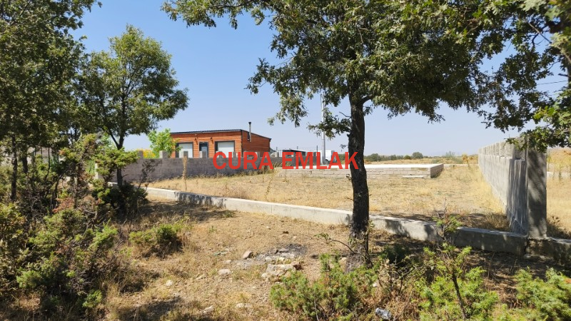 KONYA SEYDİŞEHİR GÖKÇEHÜYÜKTE SATILIK 462 M2 ETRAFI ÇEVRİLİ 110 M2 SUBASMANI OLAN ARSA