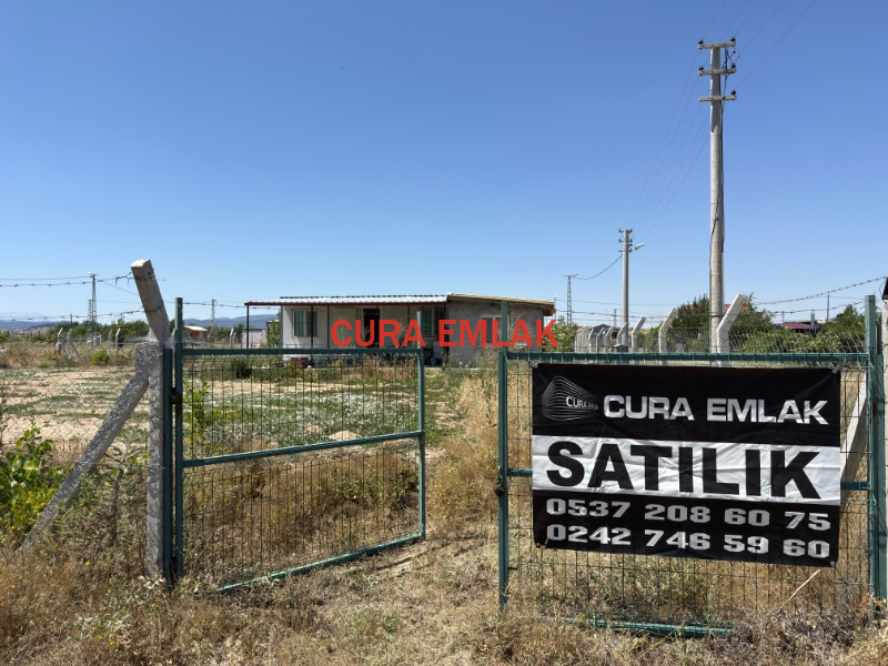 AK&Ccedil;ALARDA SATILIK 653 m2 ARSA İ&Ccedil;ERİSİNDE SATILIK M&Uuml;STAKİL BAH&Ccedil;ELİ EV